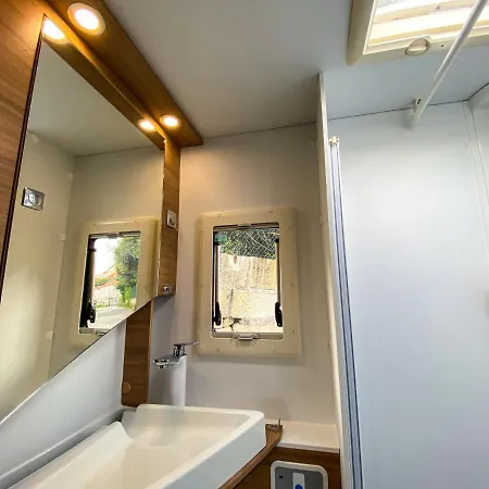 Vive A Pie De Playa Autocaravana De Lujo