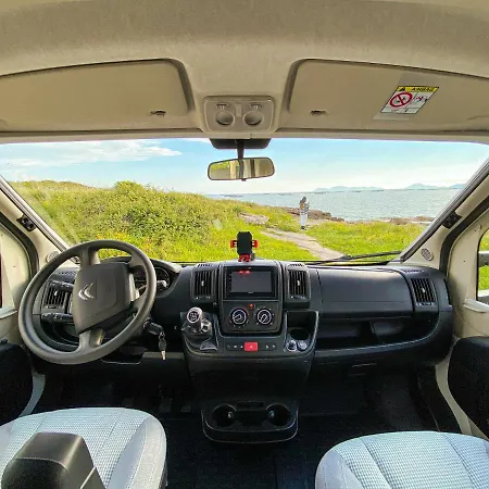 Vive A Pie De Playa Autocaravana De Lujo