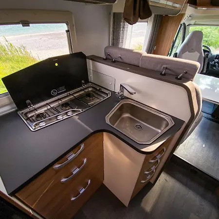 Vive A Pie De Playa Autocaravana De Lujo Cangas do Morrazo