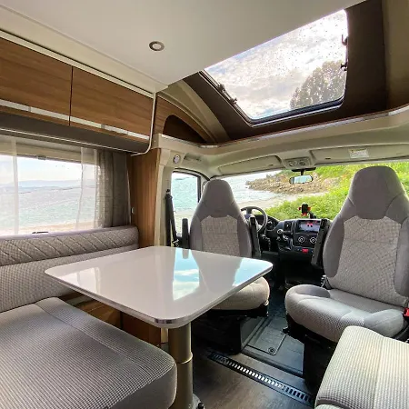 Vive A Pie De Playa Autocaravana De Lujo